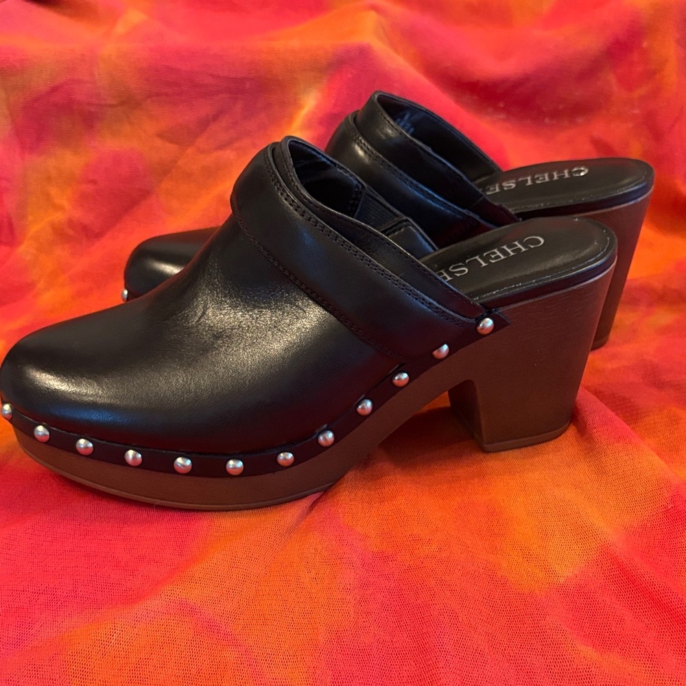Chelsea Paris Black Leather Studded clogs